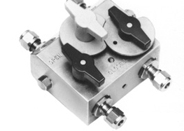 8200系列球阀型阀组